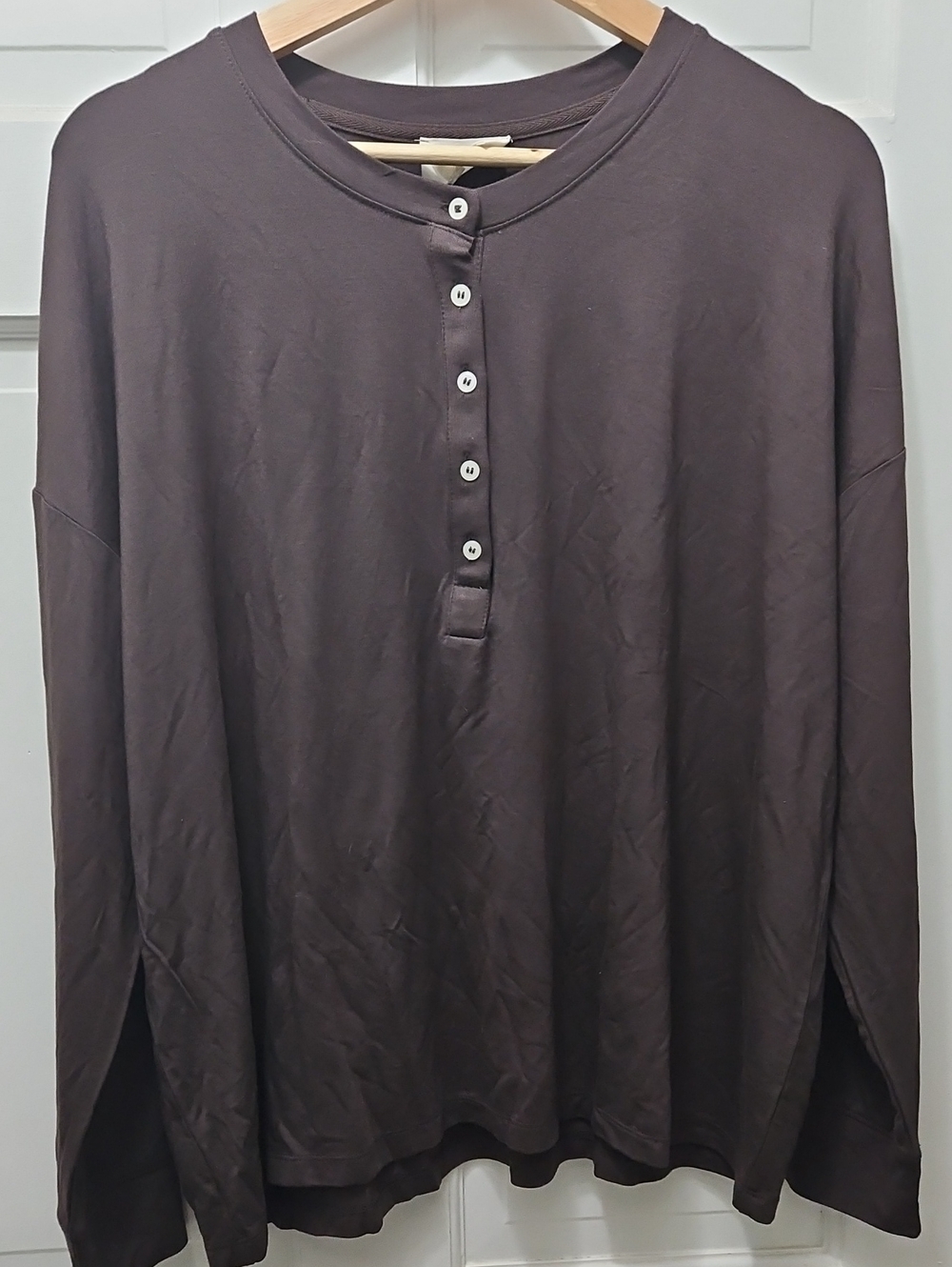 Lou & Grey Long Sleeve Henley in Dark Brown Size M GENEROUS FIT